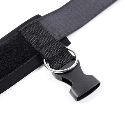 RESTRIÇÕES DE PULSO FETICHE DE NEOPRENE OHMAMA COM GANCHO E LAÇO 17 Restrições de pulso fetiche de neoprene ohmama com gancho e laço ohmama fetish caliente. Pt