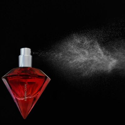 Embalagem disponível em: /en/ eye of love caliente. Pt