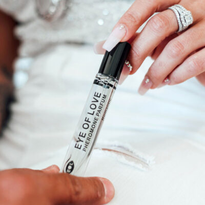 Embalagem disponível em: /en/ eye of love caliente. Pt
