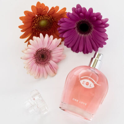 Embalagem disponível em: /en/ eye of love caliente. Pt