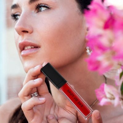 Eye of love - matchmaker crimson kiss brilho labial vermelho com efeito volumizador e feromônios 8,5 ml - image 3